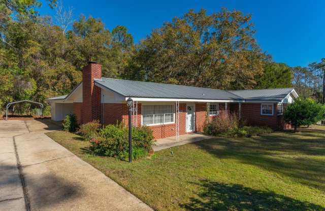 194 Oaklawn Square