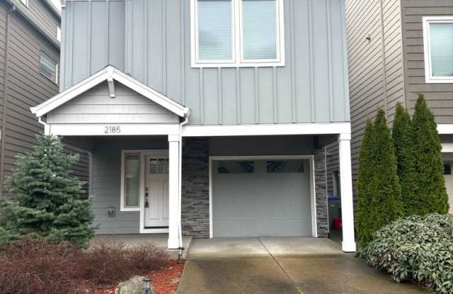 Beautiful 3 bedroom Home with Large onus room/ 4th Bedroom - 2185 Northwest 163rd Terrace, Oak Hills, OR 97006