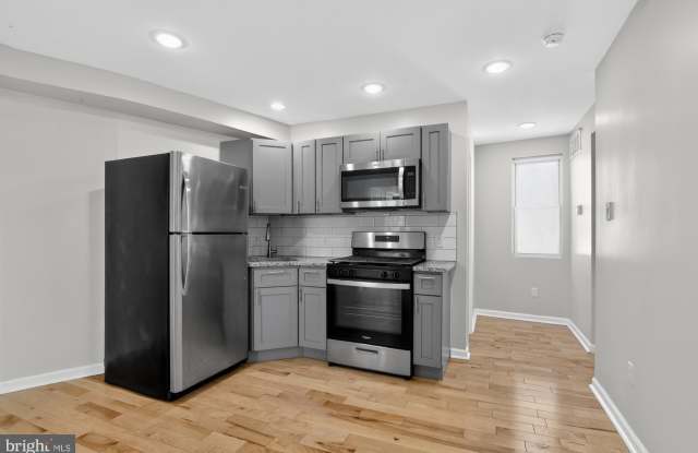 Photo of 2604 FRANKFORD Avenue unit: 3