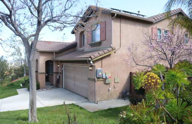 Tranquil Retreat: Spacious 4BR/3BA Home in Lake Elsinore with Modern Amenities photos photos