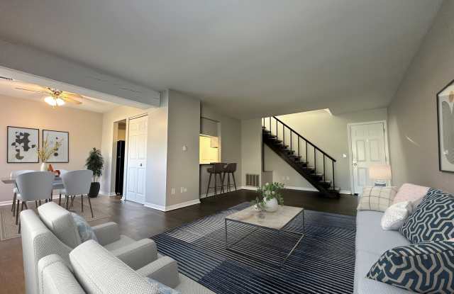 The Peak Apartments and Townhomes