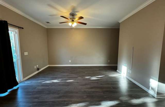 Highly Desirable Richmond Hill Townhome with 3 Bedroooms