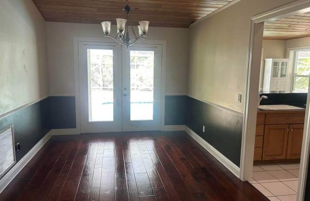 8526 SW Westwood Lane