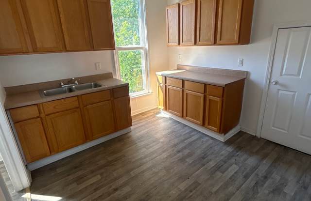 Photo of 648-650 S Main stUnit 648