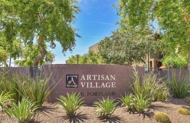 Photo of 615 E PORTLAND Street