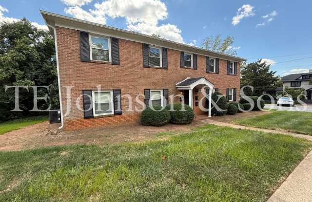 Modern 2 Bedroom Apartment with Water Included on Forsyth St