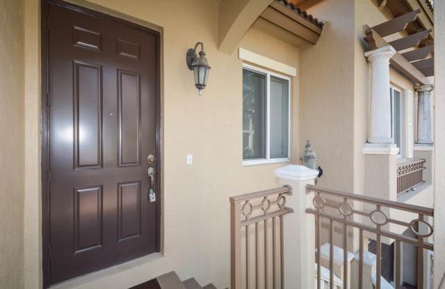 3033 Waterside Circle