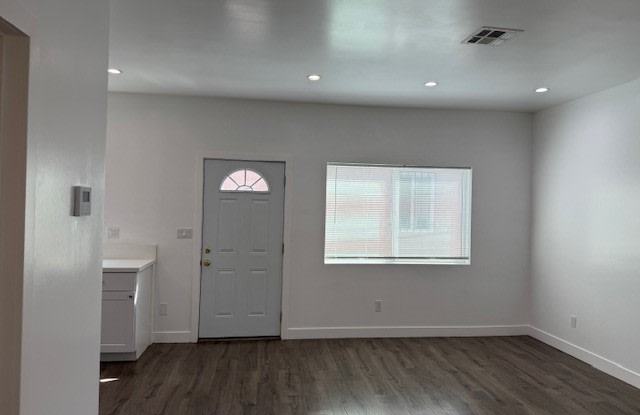 247 1/4 E. Adams Blvd.