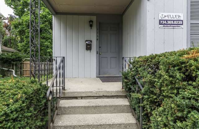 1114 South Forest Avenue