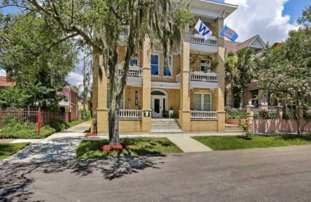 Photo of 115 West 2nd Street - 4