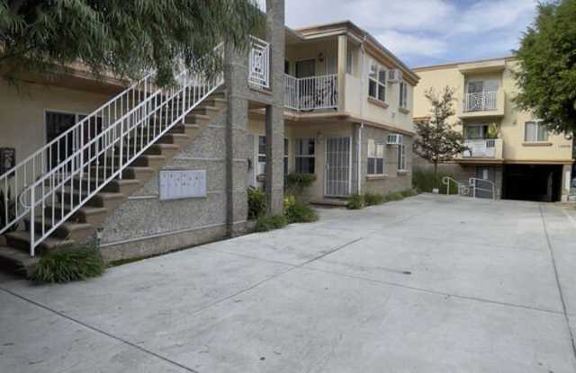 15939 Victory Blvd unit: 201