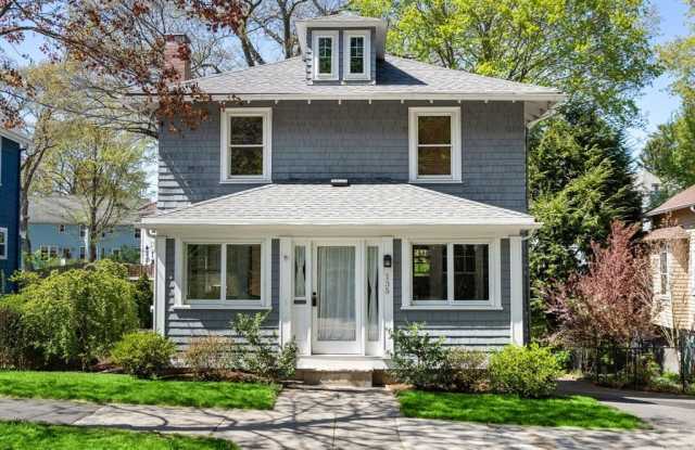 Photo of 135 Rowe St
