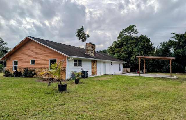 12523 Tangerine Boulevard