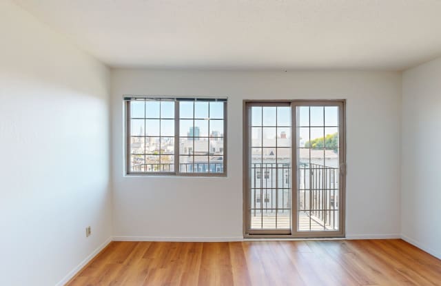 600 Oak