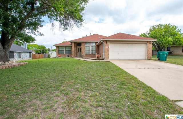 305 Tomahawk Drive