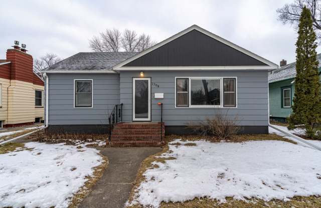 Photo of Single Family Home For Rent: 1708 2nd Avenue N.
