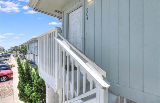 4901 State Highway 361 unit: 204