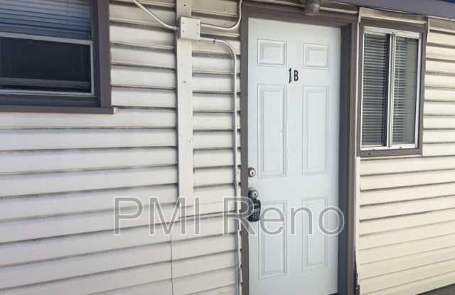 Photo of 923 W 2nd St