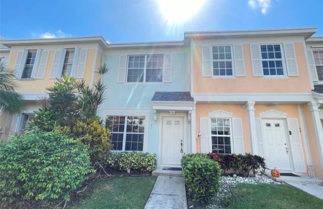 47 Whitehead Cir - 47 Whitehead Circle, Weston, FL 33326