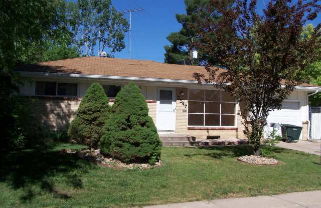 Cozy 5 bedroom house avail 5/3 - 2547 14th Avenue, Greeley, CO 80631