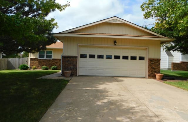 4149 Danbury - 4149 Danbury Street, Bel Aire, KS 67220