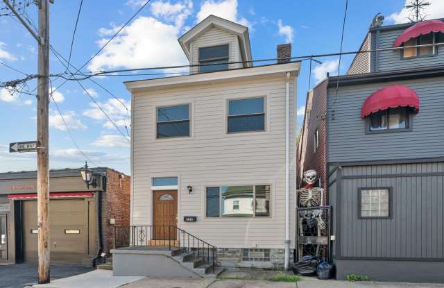 Newly Renovated 5 Bed, 2.5 Bath House in Bloomfield - Available Now!