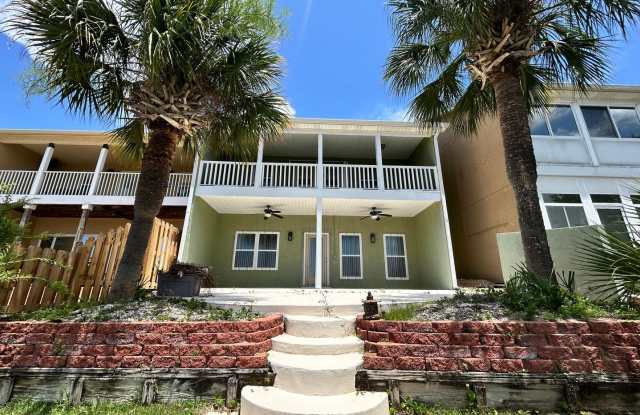 Photo of 2908 Country Club Dr