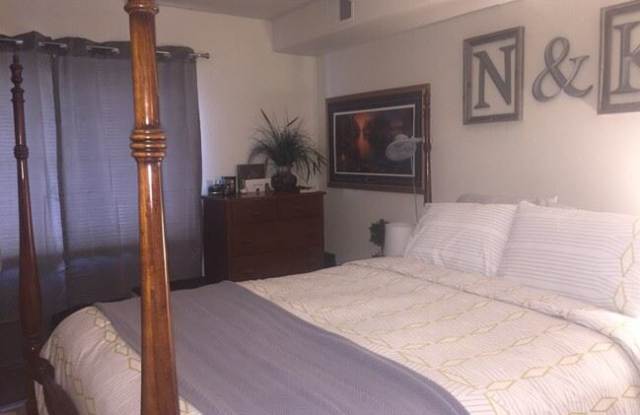 11828 W North Ave 14