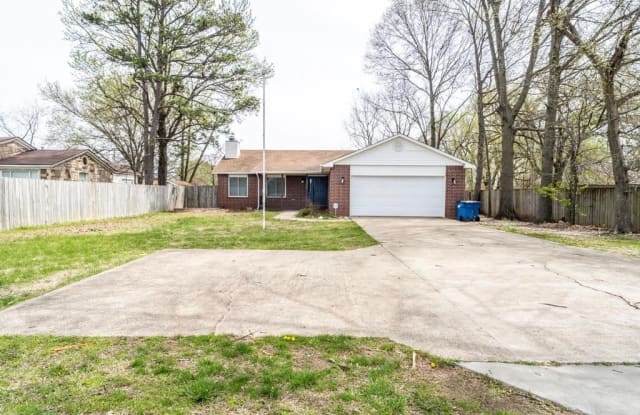 2714 Central  AVE - 2714 East Central Avenue, Bentonville, AR 72712