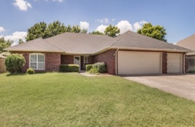 2725 Berkley Dr - 2725 Berkley Drive, Edmond, OK 73034