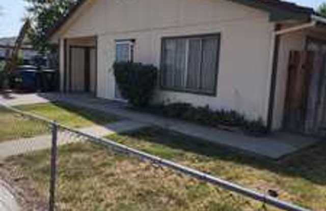 2 bedroom, 2 baths, 1 car garge House