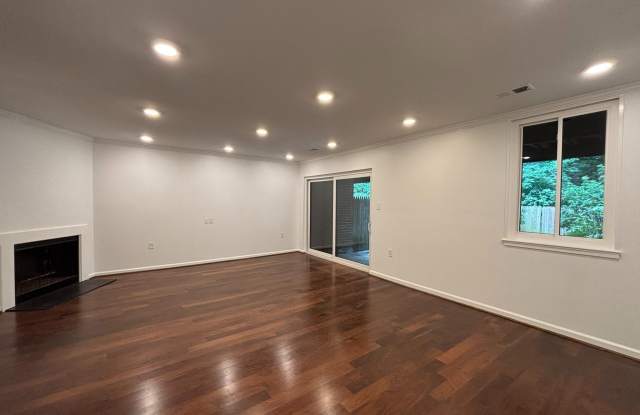 8022 INVERNESS RIDGE Road