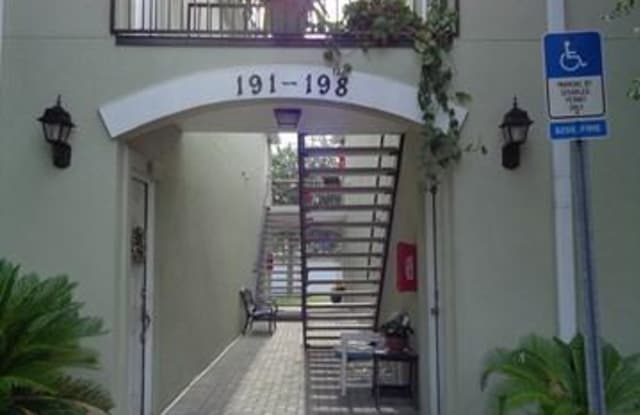 197 E JARDIN DE MER PL - 197 Jardin de Mer Pl, Jacksonville Beach, FL 32250