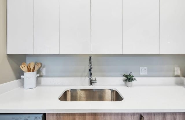 8020 Wadi Lake Blvd Suite 100 Unit E31