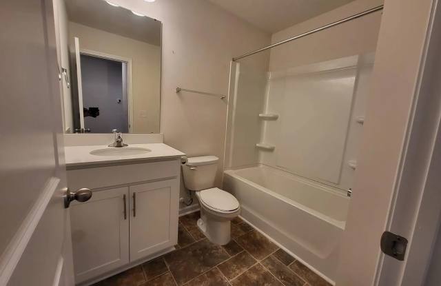 Room in 3 Bedroom Home at Guildford Hill Ln