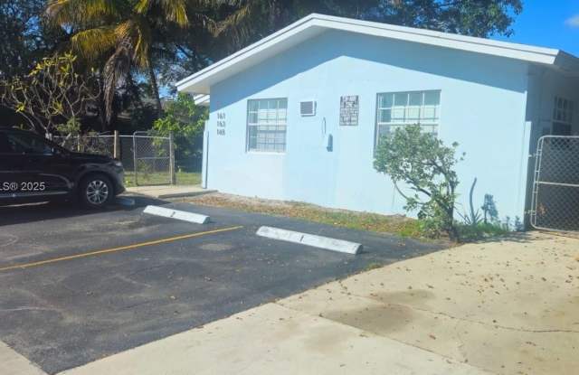 Photo of 161 NW 40th St