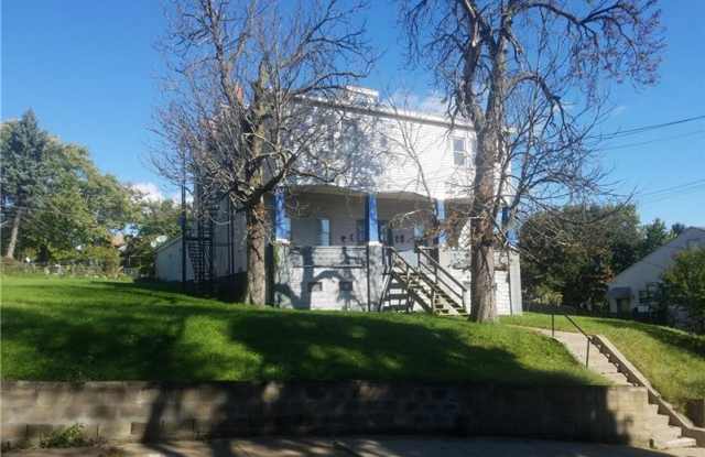 Photo of 925 Climax Street1st floor