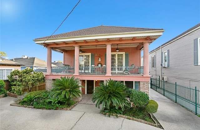 8131 BELFAST Street - 8131 Belfast Street, New Orleans, LA 70118