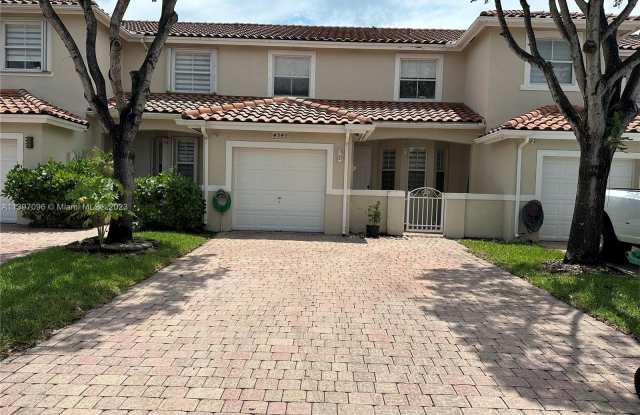4543 NW 97th Ct