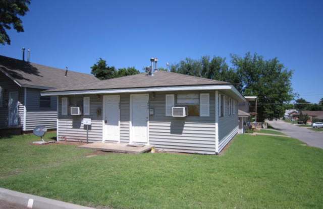 Photo of 1 bedroom, 1 bath duplex across from SWOSU