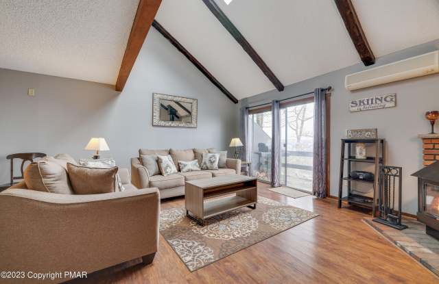 222 Cross Country Lane