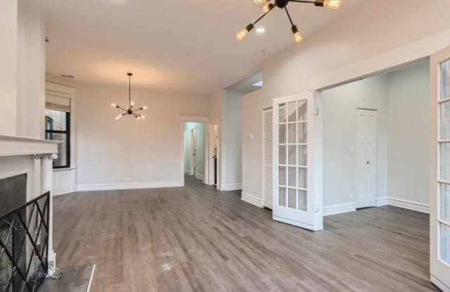 4053 N Greenview Avenue