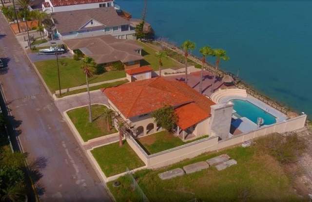 Photo of 602 North Shore