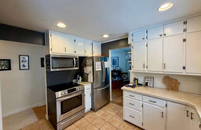 3 Bed 1.5 Bath Single Family Home in Scholfield