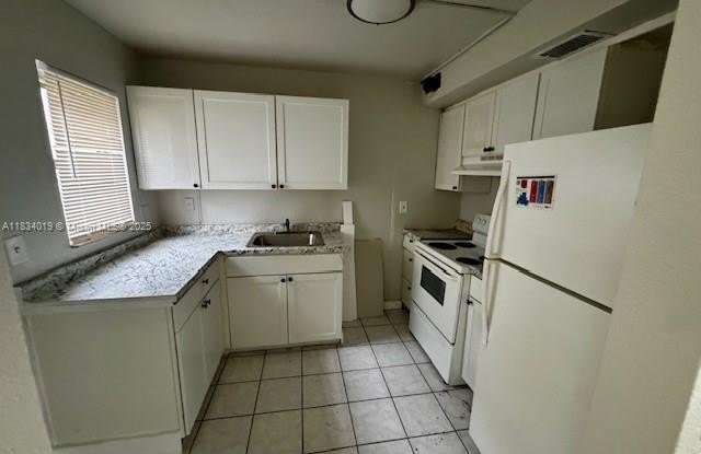 Photo of 5208 NW 18th Ct