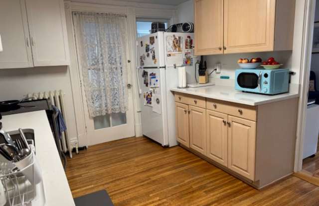 Photo of 775 University Av