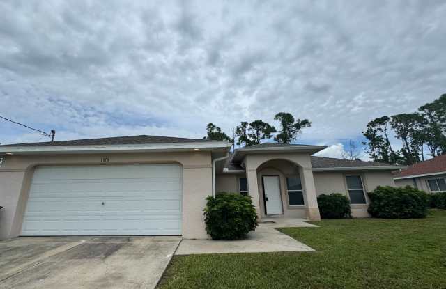 Photo of 1375 Glenan Rd