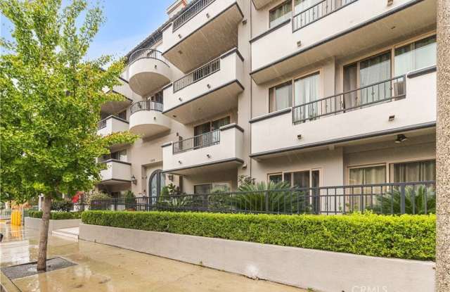 11218 Camarillo Street