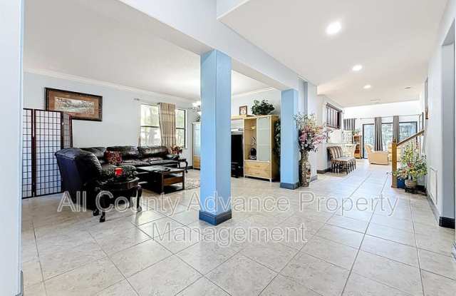 2679 Lake Breeze Ln S