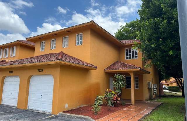 7524 NW 177th Ter